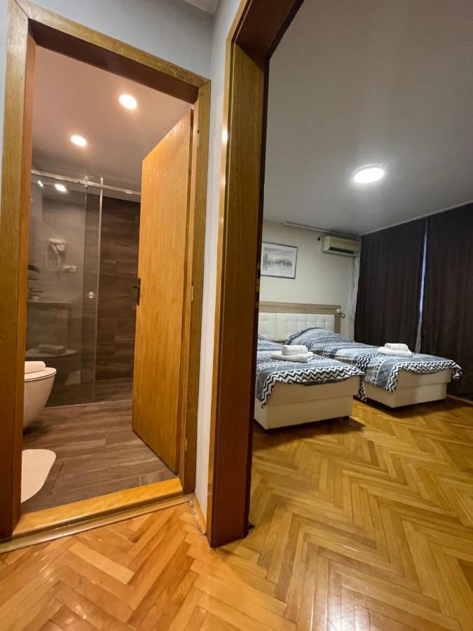 Apartmán Leo Ni Exteriér fotografie